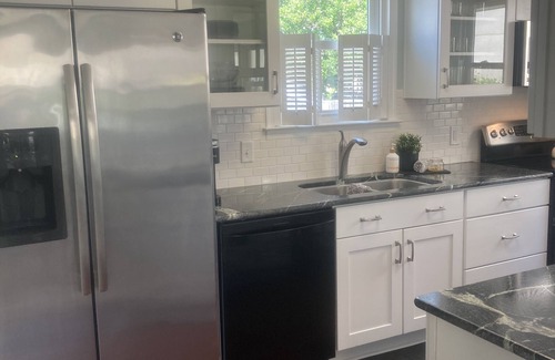 Northeast Virginia Beach Cabaña | Oceanside North End Cottage