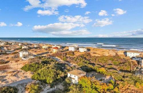 Corolla Casa | Oceanside, Ocean View, Pets Welcome, Wild Horses! 4x1620, Sunshine Day