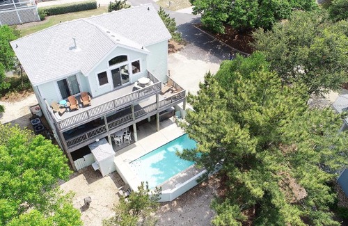 Corolla Light Casa | Oceanside, Pet Friendly, Private Pool, Hot Tub -17, Sugar Magnolia