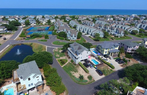 Corolla Light Casa | Oceanside, Pool table, Priv Pool, Hot Tub, Community Amenities, 1, Ship's Chandler