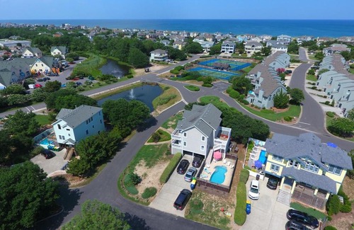 Corolla Light Casa | Oceanside, Pool table, Priv Pool, Hot Tub, Community Amenities, 1, Ship's Chandler