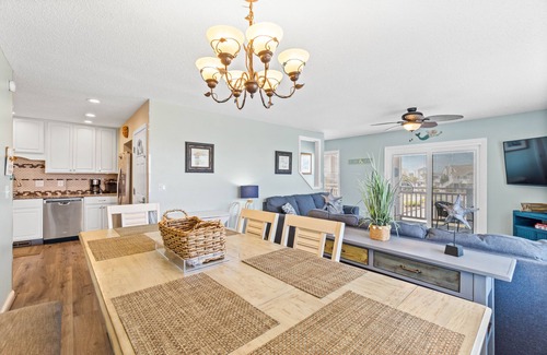 Ocean Isle Beach Casa | Hermosa cama / 5Bath / Pool / Sleeps14- Aug 17-22 Spec.