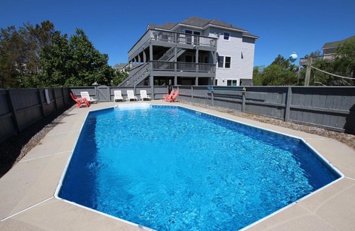 Whalehead Beach Casa | Oceanside, Private Pool, Hot Tub, Sun Decks, WC1077, Seaside Manor