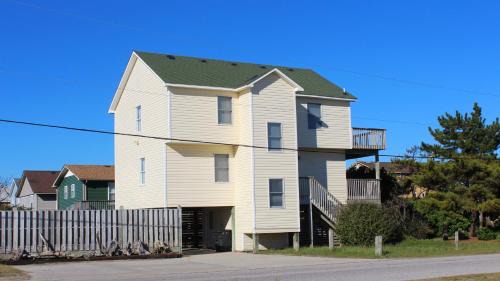 Kitty Hawk Casa | Oceanside, Private Pool, Close to Beach Access and Shopping! KH1, Marabel-by-the-Sea