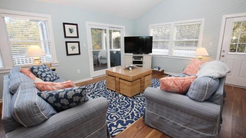 Tuckahoe Casa | Oceanside, Private Pool, Walking distance to town of Duck, Foosball, T3, Bella Vita