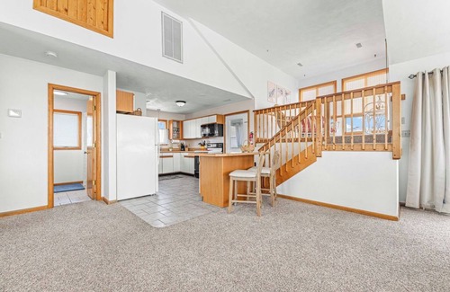 Waves Casa | Oceanside, sound view, dog friendly, private pool, hot tub, golf cart, game room