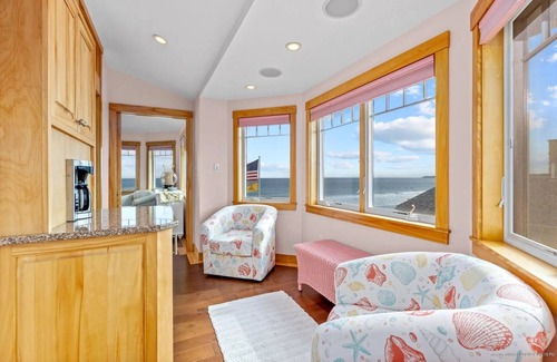 Ogunquit - Wells Villa | Oceanside Villa Retreat w/ Private Beach