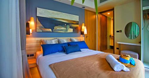 Bang Tao Apartamento | Oceanstone by Holy Cow, 2-BR, 60 m2, tree view