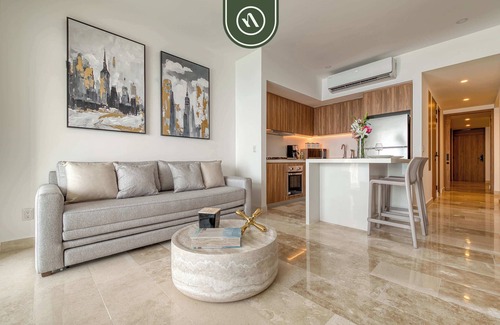 Colonia Olímpica Apartamento | Oceanview 1 BR Condo with Pools and Beach Access