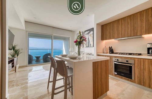 Colonia Olímpica Apartamento | Oceanview 1 BR Condo with Pools and Beach Access