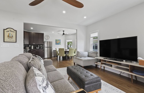 Wall Casa | Oceanview, 4 houses from beach! 6 beach passes, chairs and umbrellas included!