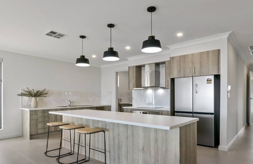 Port Noarlunga South Casa | Oceanview Escape by Wine Coast Holiday Rentals