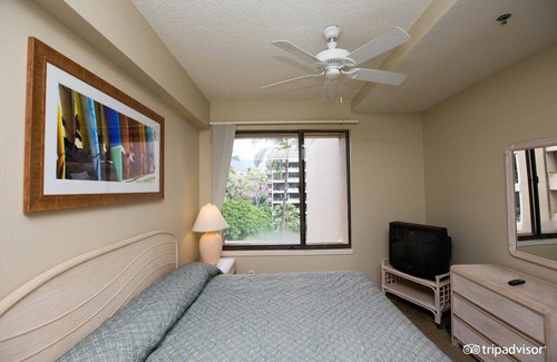 Kahana Hotel | Oceanview/beachfront 3 bedroom/2 bath 1750sq ft+3 lanais