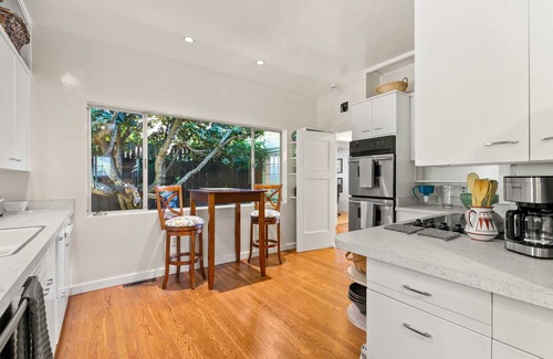 La Jolla Shores Casa | Oceanview Charmer, One Block to Beach