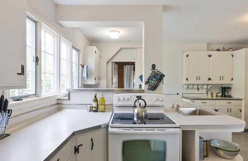 Madison Center Casa | Oceanview Cottage by East Wharf Beach Madison CT