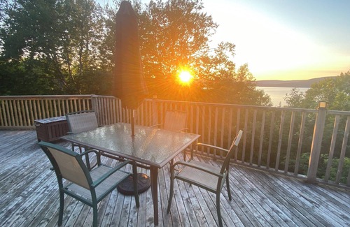 Englishtown Cabaña | Oceanview Cottage on Cabot Trail - Main Level