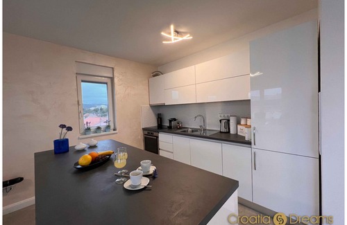 Okrug Gornji Apartamento | Oceanview Deluxe Penthouse Apartment With 89m2 Living Space & 90m2 Roof Terrace