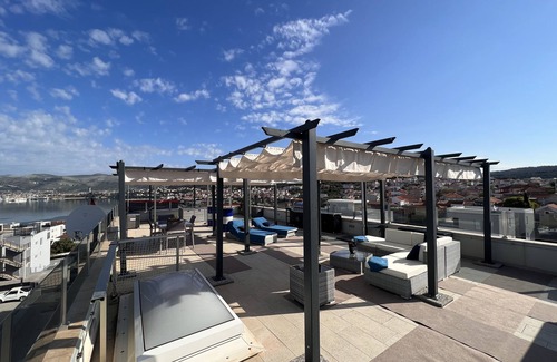 Okrug Gornji Apartamento | Oceanview Deluxe Penthouse Apartment With 89m2 Living Space & 90m2 Roof Terrace