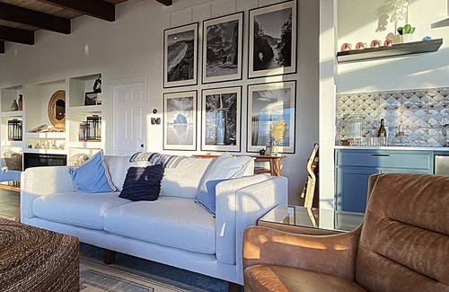 Yachats Casa | Oceanview Designer Family Home – Walk to Beach, Deck, Firepit, Office, Pets