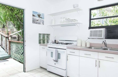 Estate Enighed Apartamento | Island Oasis: Beach & Views