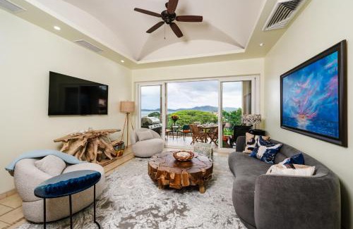 Tamarindo Apartamento | Oceanview In Town Huge Pool Beach Acss