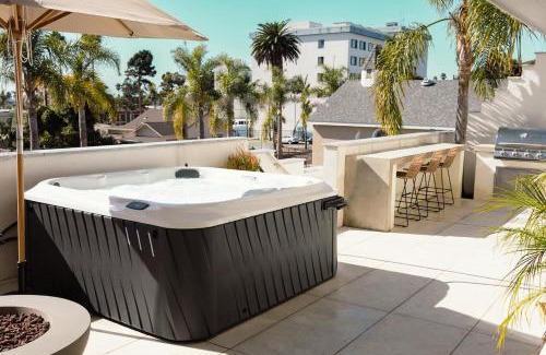 Townsite Apartamento | Oceanview Oasis W Hot Tub 15-min Walk To Beach