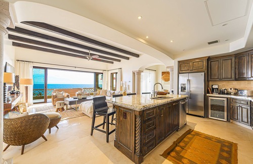 Buzzards Condominio | Oceanview Penthouse with infinity pool and jacuzzi