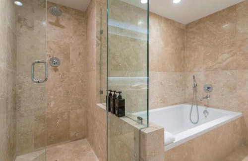 South Beach Apartamento | Oceanview Private Condo at 1 Hotel & Homes -915