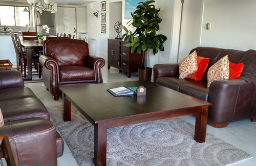 Seven Mile Beach Condominio | Más de 100 comentarios de 5 estrellas de condominio con vista al mar 2BR totalmente renovado. Sin tarifas diarias del resort