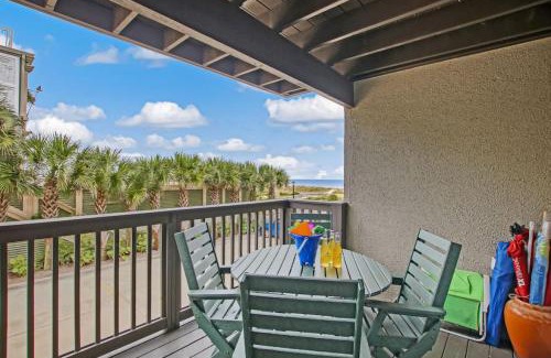Fernandina Beach Casa | Oceanview Sand Dollar Villas Condo - Balcony - Pool