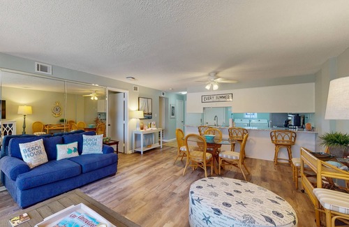 Salter Path Condominio | Oceanview, second-floor condo with 4 pools & 2 hot tubs - steps to the beach