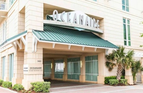 Virginia Beach Complejo | Oceanview Suite with double beds and balcony