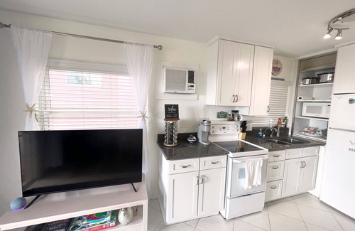 Sunset Beach Condominio | Oceanview Sunset Beach, Paddle Boards, Cooler, Chairs, Umbrella, Comfy Beds etc!