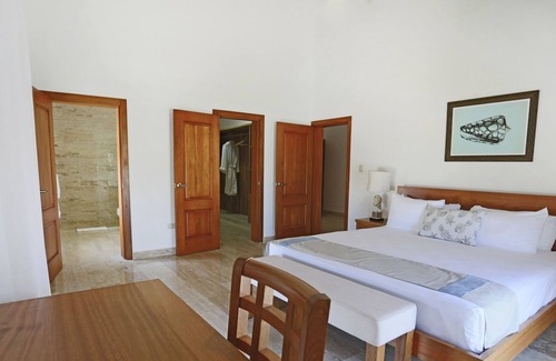 Playa Chiquita Apartamento | Oceanview two-bedroom apartment