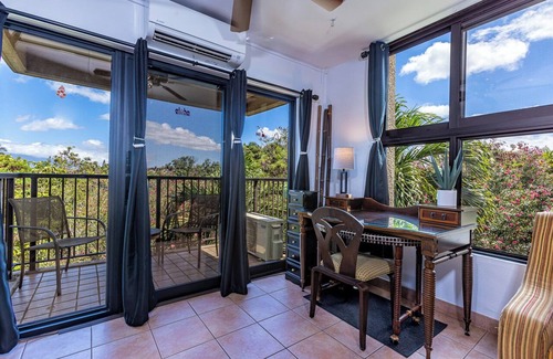 Kihei Apartamento | Estudio, remodelado, NUEVO AC, remodelado, electrodomésticos nuevos, PartialOceanView, 5 estrellas
