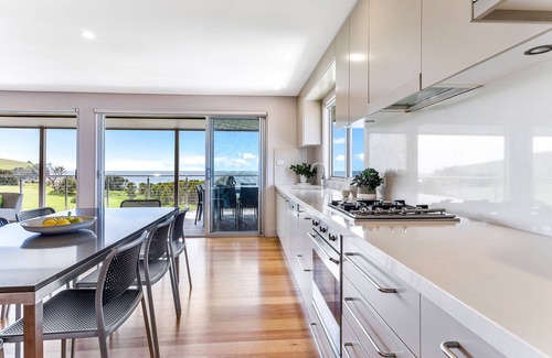 Gerroa Casa | OCEANZEDGE - Ultimate Oceanfront - Cosy fireplace