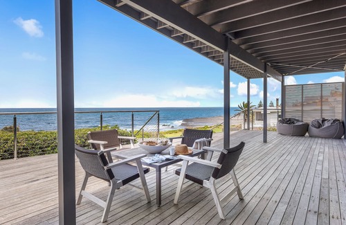 Gerroa Casa | OCEANZEDGE - Ultimate Oceanfront - Cosy fireplace