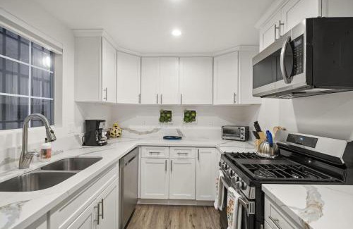 Los Angeles Casa | October Sale! 35 Off- Near Lax, Parking Wifi