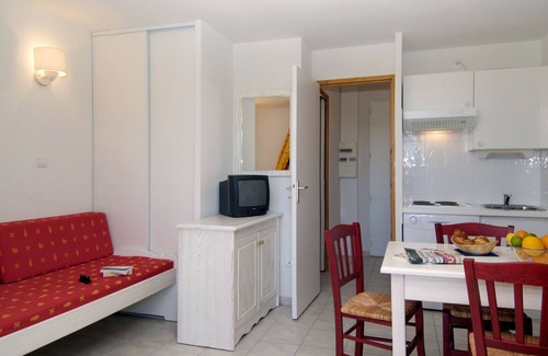 Salavas Apartamento | Odalys Référence Les Hauts de Salavas by Interhome