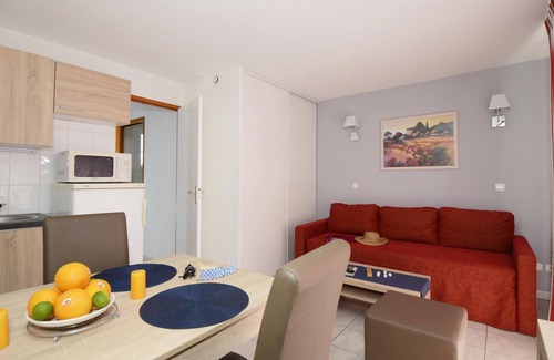 Salavas Apartamento | Odalys Référence Les Hauts de Salavas by Interhome