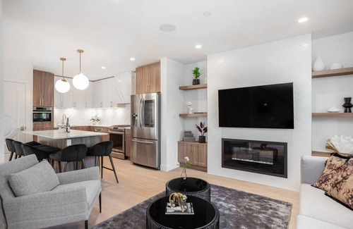 Grandview-Woodland Casa | Odlum Drive · NEW Gorgeous Home Restored to Original Heritage