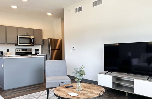 West Des Moines Apartamento | ✧Odyssey at Keystone | Stupefying 1BD Apartment✧