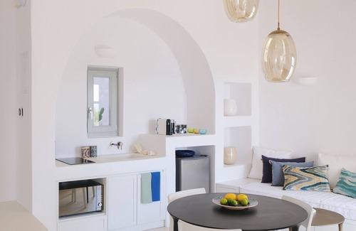 Milos Apartamento | Odyssey Rock