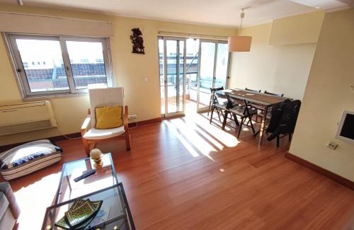 Paco De Arcos Apartamento | Oeiras, 2 bedroom apartment w balcony and barbecue next to Parque dos Poetas