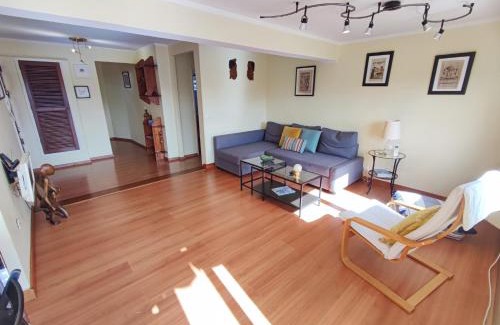 Paco De Arcos Apartamento | Oeiras, 2 bedroom apartment w balcony and barbecue next to Parque dos Poetas