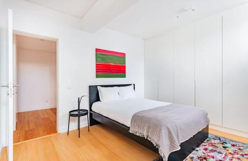 Paco De Arcos Apartamento | Oeiras Spacious and Coastal Flat