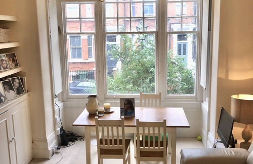 Hampstead Apartamento | ❤️ of Hampstead Village-Charming bright airy raised ground floor garden flat