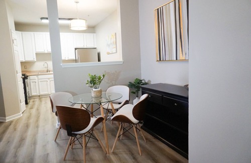 North Raleigh Casa | ❤️ of North Raleigh, Peaceful, Seasonal Pool, Keyless Entry - Pet Friendly!