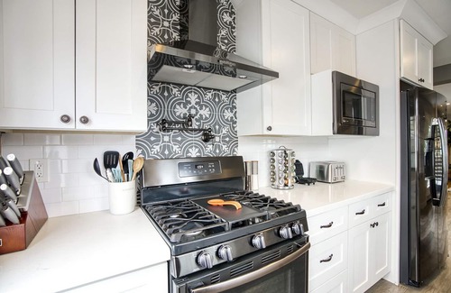 Encanto Casa | ❤️of PHX Heated Pool Chef's Kitchen Fast WiFi