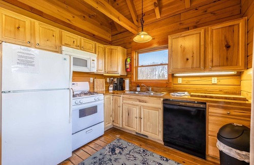 Geneva Casa | ❤ of Seneca Wine Trail☞A/C☞Fire Pit☞Smart TV